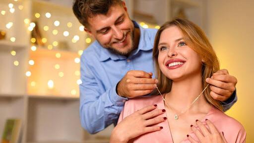 9 Tips for Buying Jewelry Gifts